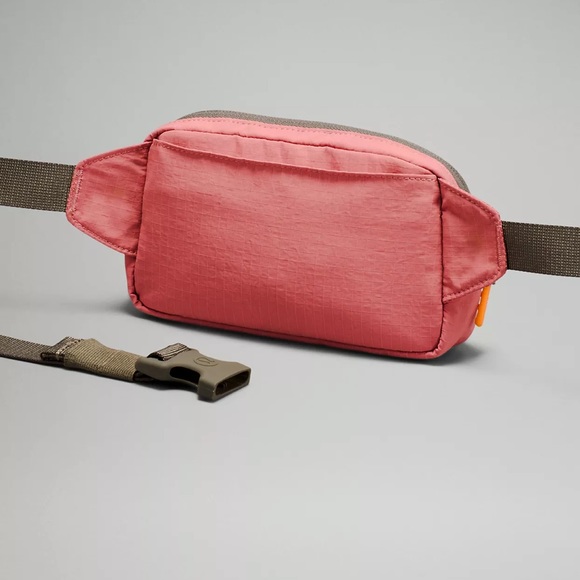 Brier Rose Mini everywhere belt bag lululemon - Picture 4 of 5